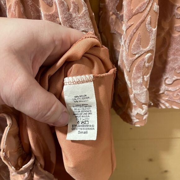 Peach Love California Velvet Burnout Long Sleeve Romper Small - Picture 7 of 7